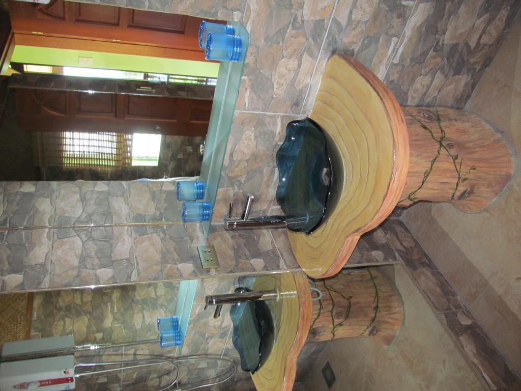 Parrot Paradise Resort Boljoon Szoba fotó